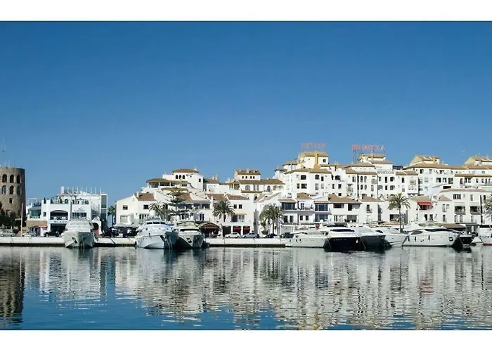 La Maestranza, Puerto Banus アパート
