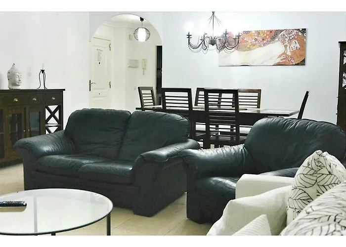 La Maestranza, Puerto Banus アパート