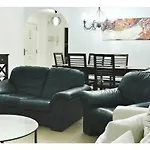 La Maestranza, Puerto Banus 公寓